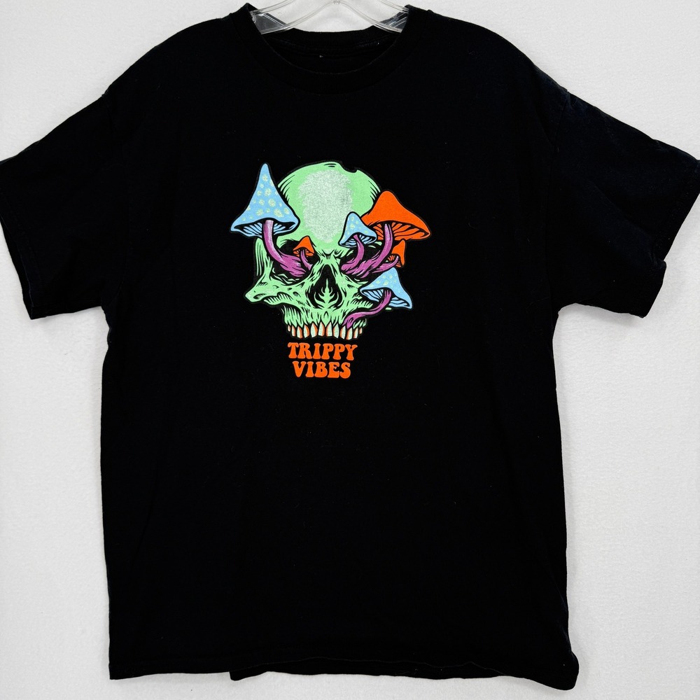 Trippy Vibes Mushroom Skull Graphic T-Shirt Mens Medium Black Tee Short Sleeve